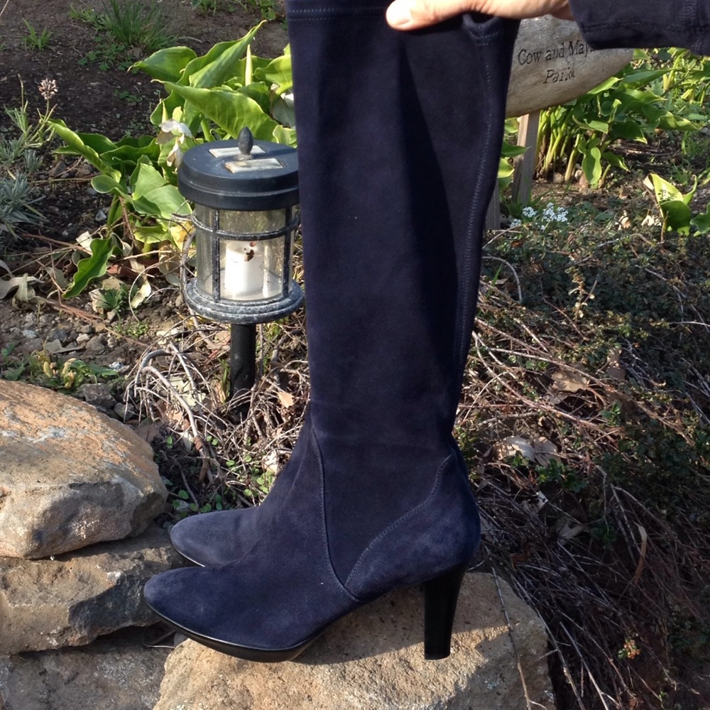 Aquatalia Rhumba Suede Boots in Navy - size 7 1/2